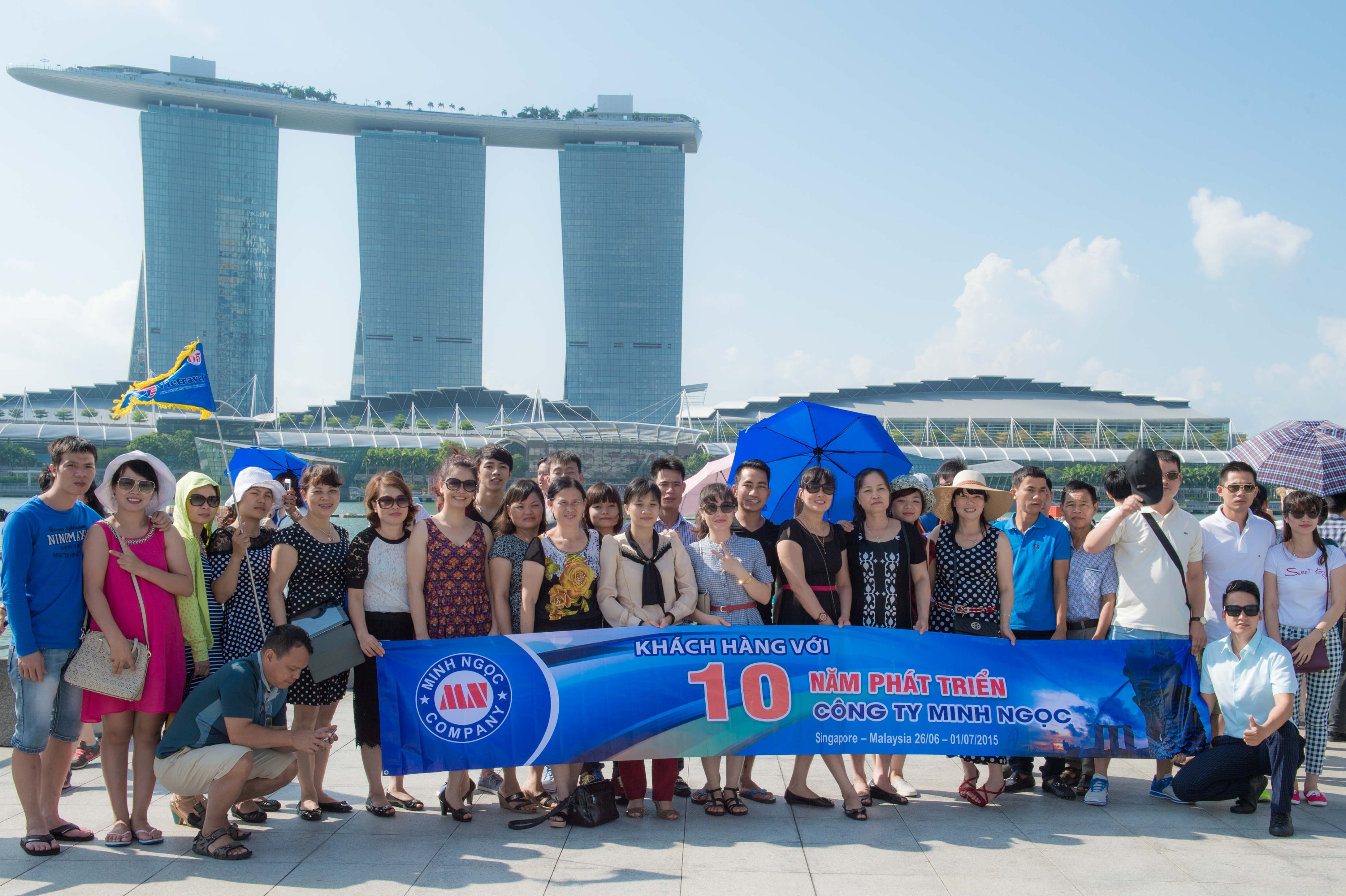 Gặp mặt kh&aacute;ch h&agrave;ng nh&acirc;n kỷ niệm 10 năm ph&aacute;t triển c&ugrave;ng C&ocirc;ng ty Minh Ngọc tại Singapore